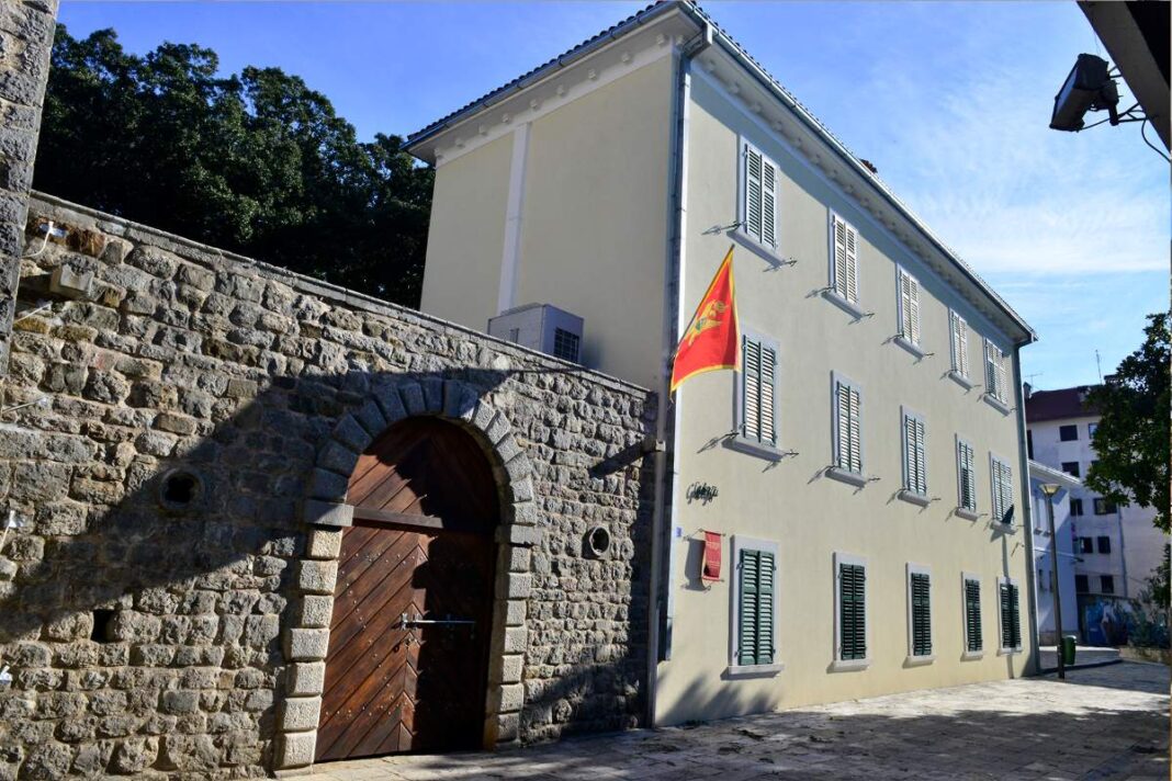 JU Muzej i galerija Tivat JU Muzej i galerija Tivat